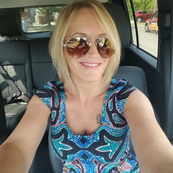 Meet your Posher, Jessica - Picture 1 of 1